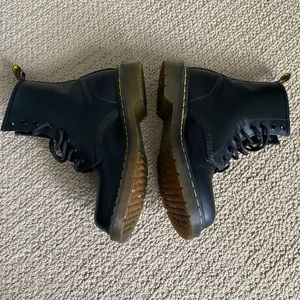 DR MARTENS BOOTS
